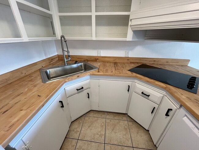 810 E Redondo Dr, Tempe, AZ 85282 - photo 2