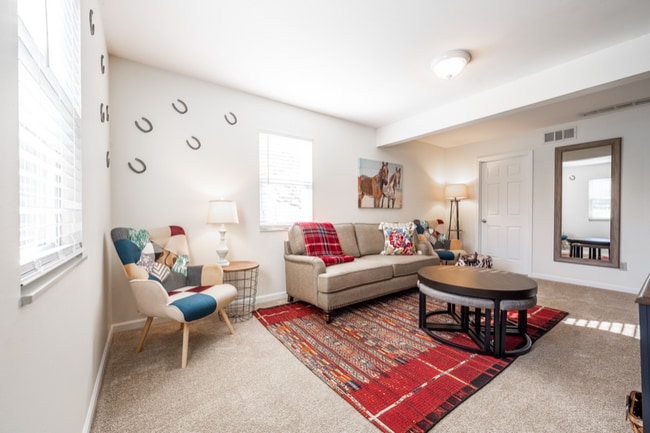 1310 S Woodlawn Ave, Bloomington, IN 47401 - photo 2