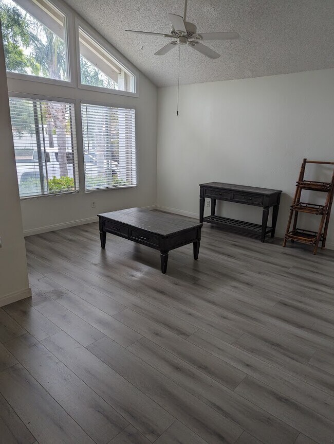 1046 Canal St unit 1046 Canal St., Oxnard, CA 93035 - photo 4