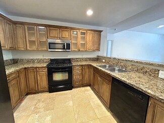 689 S Berendo St, Los Angeles, CA 90005