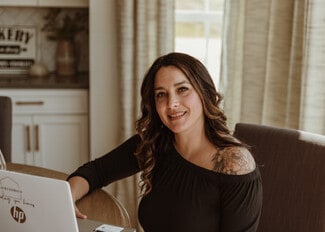 Laura Eshbach