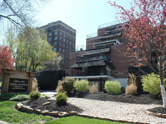 3450 Russell Blvd, Saint Louis, MO 63104