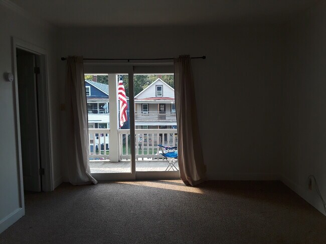 715 E 4th St unit 2nd flr, Erie, PA 16507 - photo 5