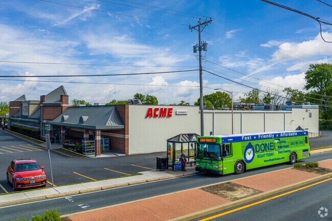 The DART bus allows for convenient travel in Westminster.