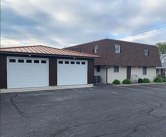 617 4th St Unit 3, Charleston, IL 61920