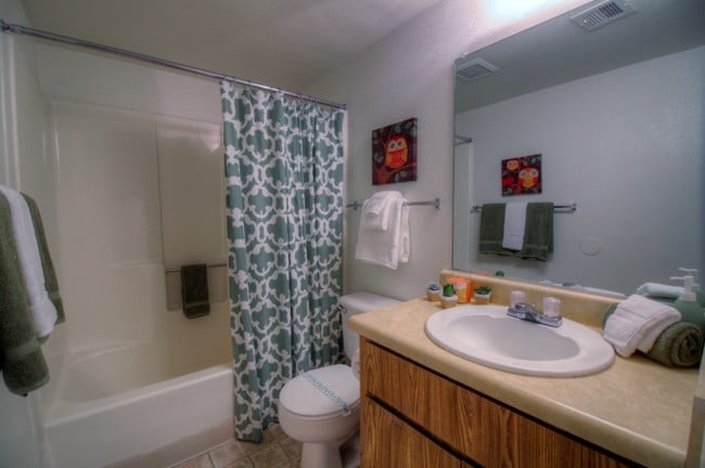 4 Bed 4 Bath Private Bathroom