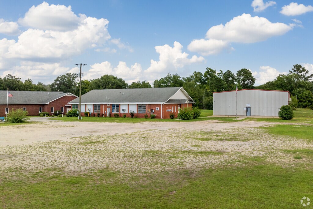 Parents and teachers support Berea Junior Academy Students.