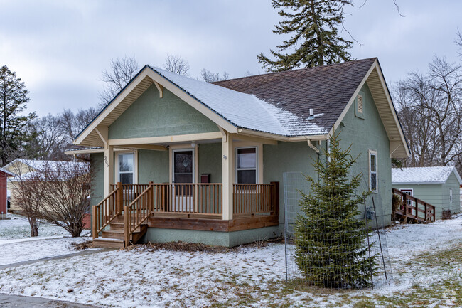 Bungalows in Edwards offer a cozy and inviting feel to the neighborhood.