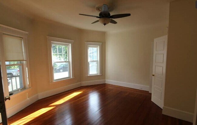 39 Hall Ave unit 2, Somerville, MA 02144 - photo 5