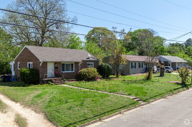 Set among mature trees and quiet streets, Green Oaks ranchers provide relaxed, accessible living.