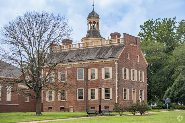 The Old State House, built in 1771 offers tours of the historic building and grounds.