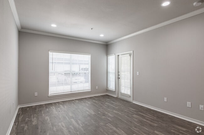 1BR, 1BA - 648 SF