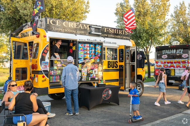 Bobcat’s Summer Concert Series has some fun food trucks and treats.