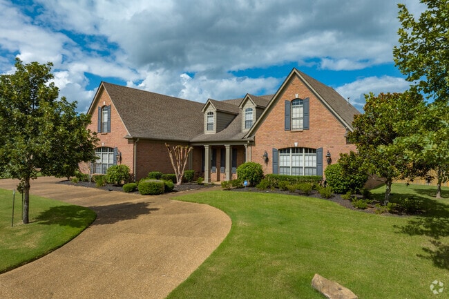 Center Hill's subdivisions often feature neatly cared for landscaping.