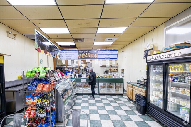 Broad River residents speak highly of Liz Sue Bagels.