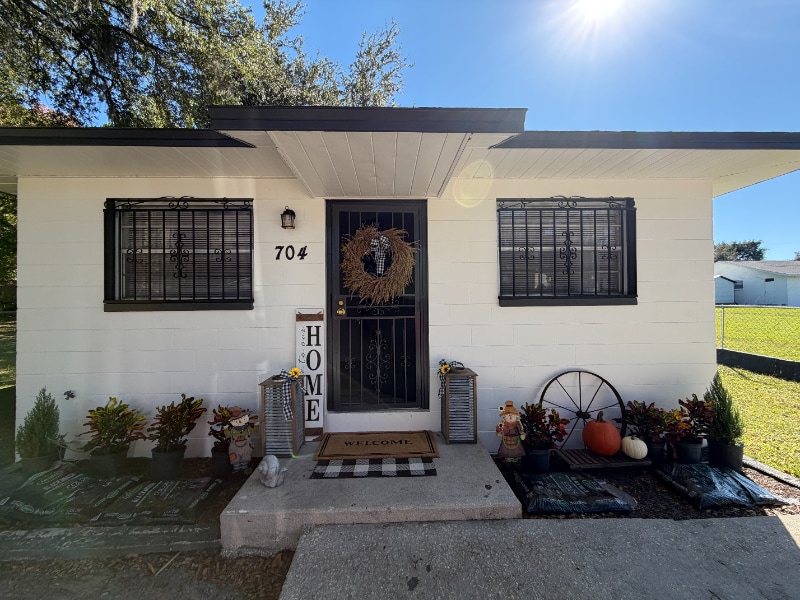 704 W 13th St, Lakeland, FL 33805 - photo 1