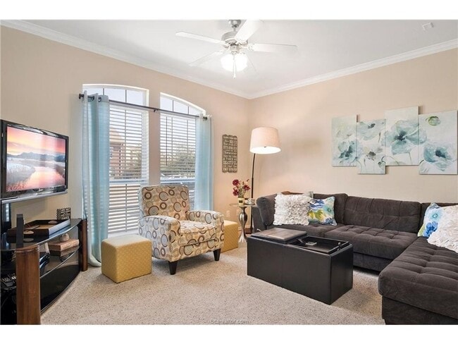 305 Holleman Dr E, College Station, TX 77840 - photo 3