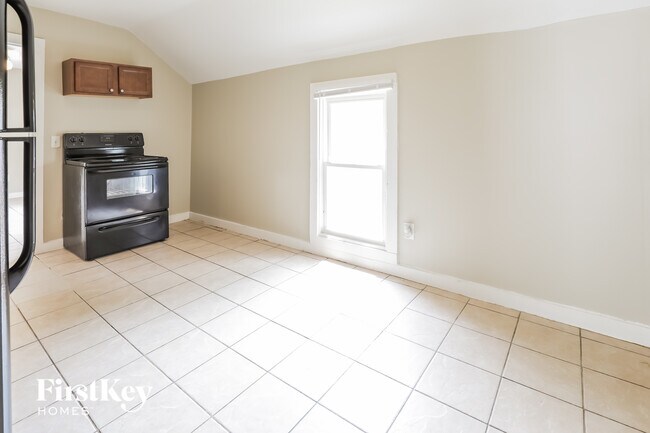 838 Prescott St, Waukegan, IL 60085 - photo 5