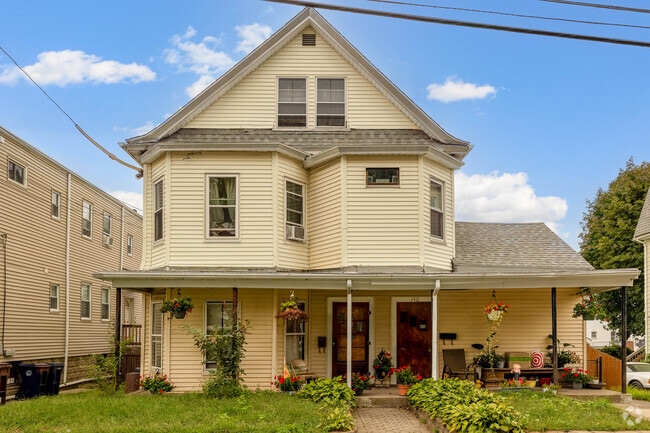 Larger colonial homes on spacious lots can be found all throughout Glendale.
