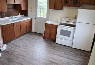 212 Jefferson St Unit Upper, Chilton, WI 53014