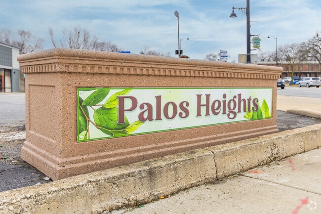 Downtown Palos Heights is a hub of retail and commerce.