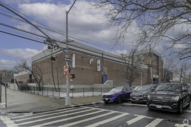 Bronx Delta School serves 395 students in grades PK, K-5.