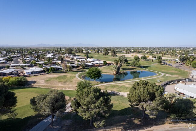 Rolling Hills Country Club features an 18 hole golf course.