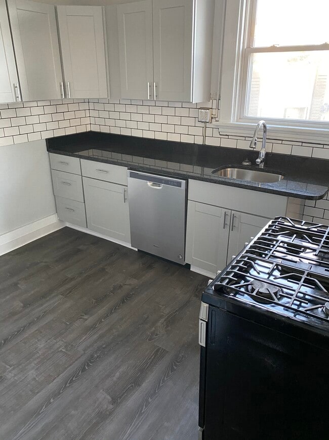 1500 Dormont Ave unit 1, Pittsburgh, PA 15216 - photo 4