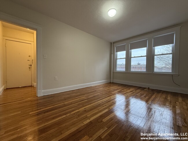 1622 Commonwealth Ave unit 6, Boston, MA 02135 - photo 4