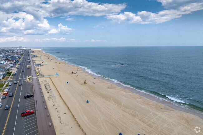 The beach is just a few blocks away from Lake Como.