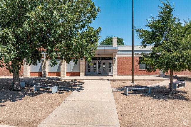 South Georgia Elementary is where young minds grow in Amarillo, TX.