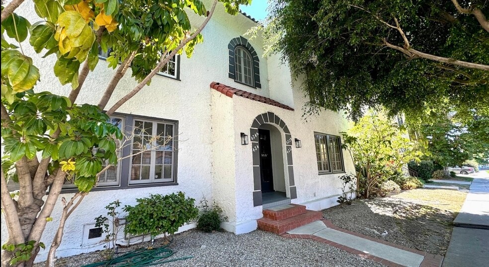 422 N Spaulding Ave unit L422, Los Angeles, CA 90036 - photo 1