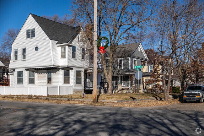 It is common to find multi-story homes throughout Murphysburg.
