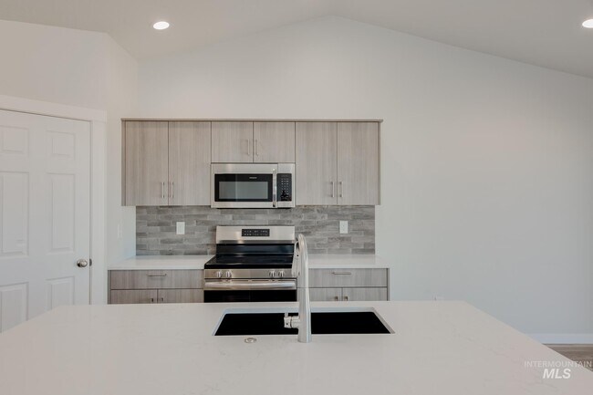 8457 S Tyrion Way, Kuna, ID 83634 - photo 5