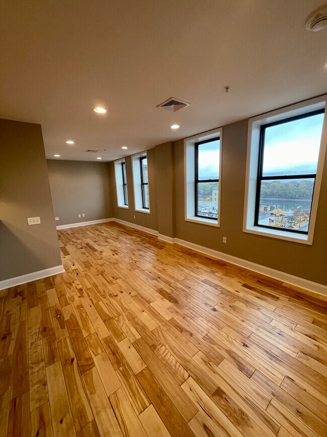 11 W Market St unit 802, Wilkes Barre, PA 18701 - photo 3