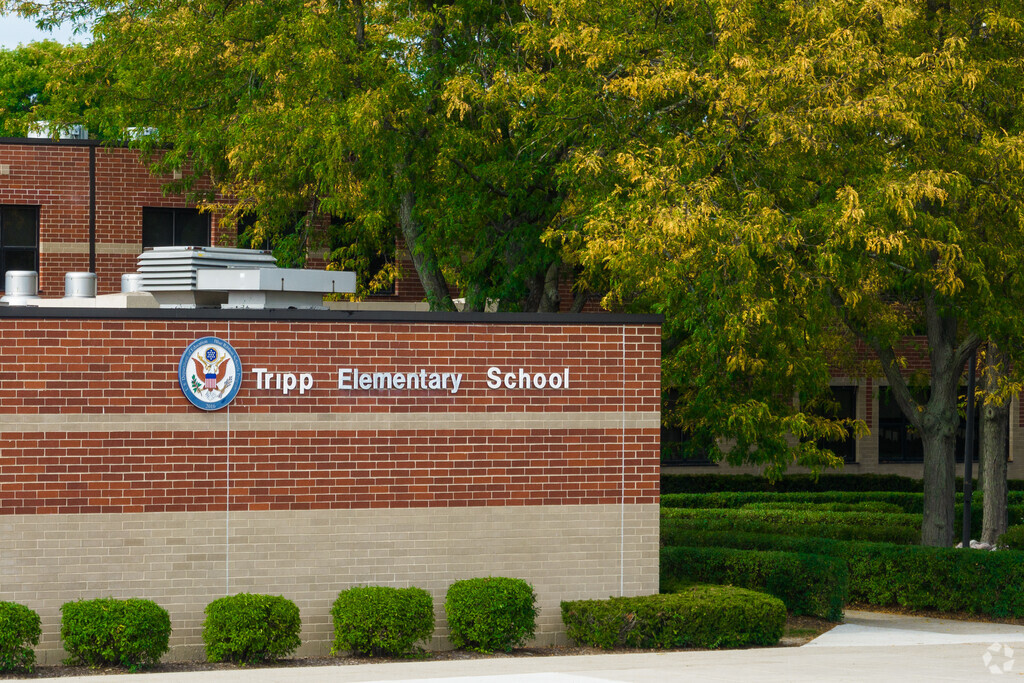 Tripp Elementary School in Buffalo Grove, IL has a student-teacher ratio of 13:1.