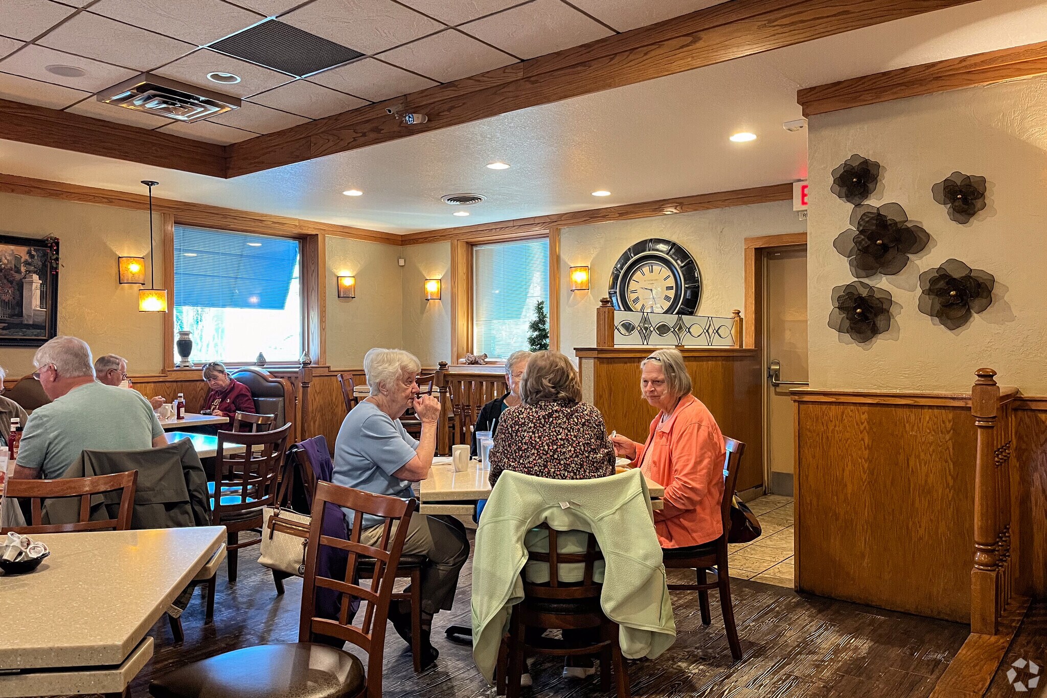 Friendly atmosphere is waiting for you at the Breakfast Clubb in Old Brook Farm.