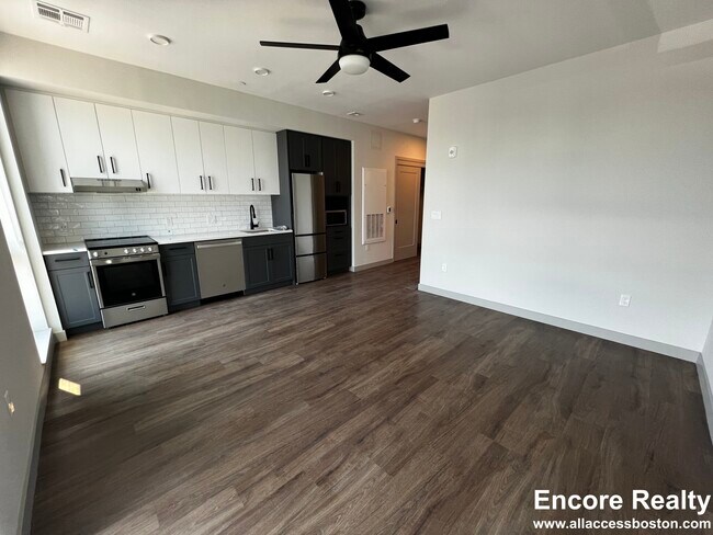 20 Rugg Rd unit 3, Boston, MA 02134 - photo 4