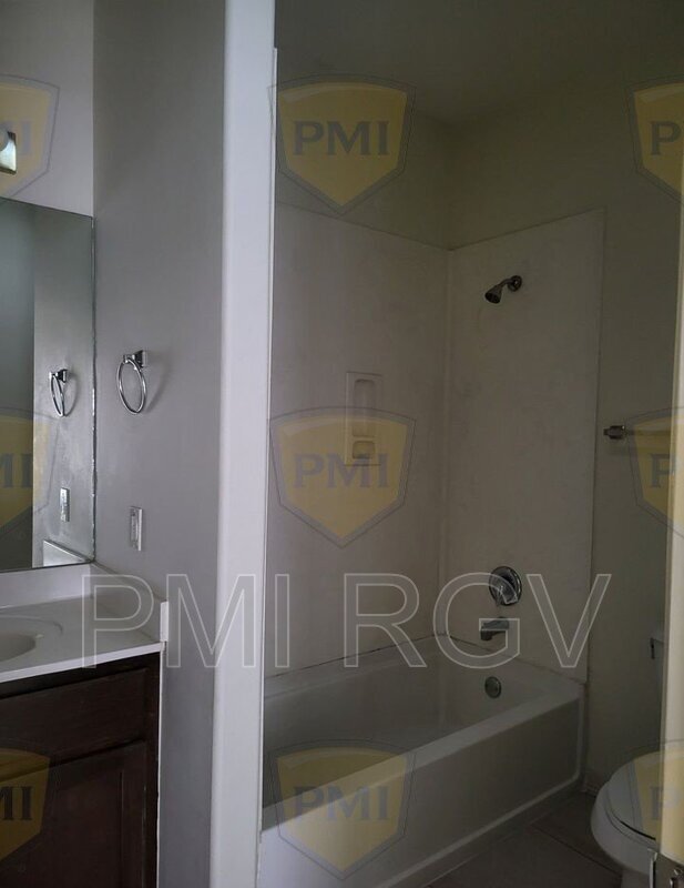 407 N Lotto Ln unit B, Edinburg, TX 78541 - photo 2