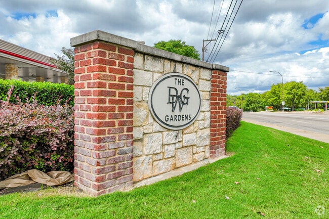 Dalworthington Gardens was part of the 1934 National Industrial Recovery Act homestead project.