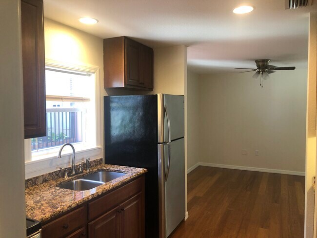 1682 9th St Sarasota FL 34236 - 1682 9th St Sarasota Fl Buildingphoto 7 