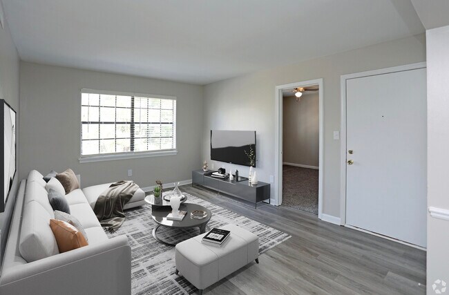 The Flats at Rutgers, Roanoke, VA 24012 - photo 2