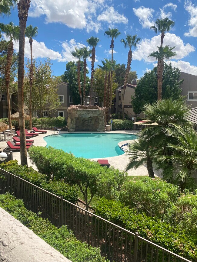 5250 S Rainbow Blvd unit 5250 S RAINBOW BLVD, Las Vegas, NV 89118 - photo 4