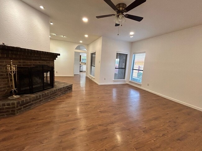 1007 Dandelion Dr, Mesquite, TX 75149 - photo 4