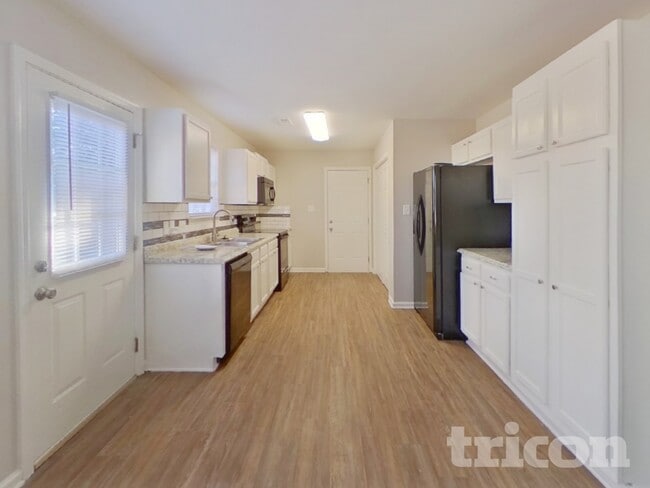 1110 Hipp Rd, Charlotte, NC 28216 - photo 5