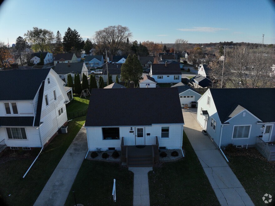 1224 S 21st St, Sheboygan, WI 53081 - photo 2