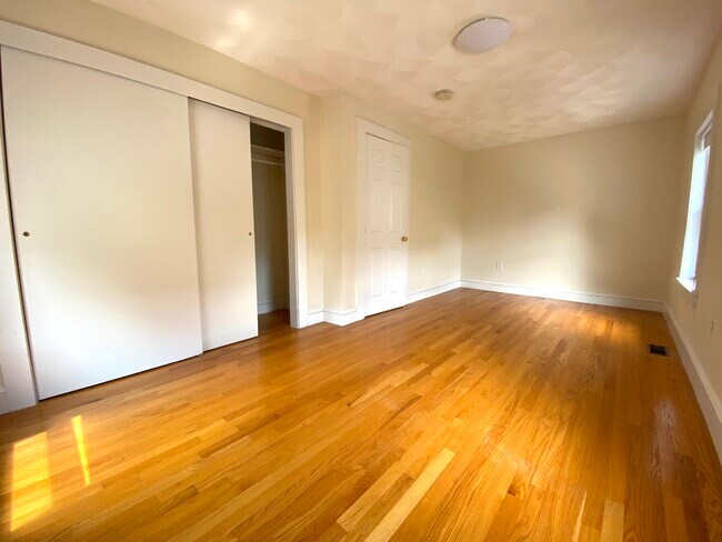 5 Rifle Ct unit 1, Watertown, MA 02472 - photo 7