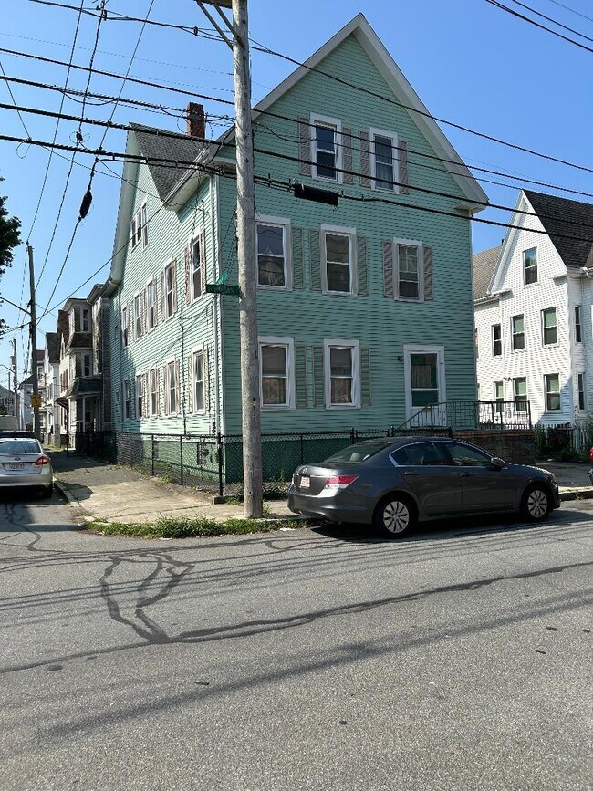 50 Thompson St Unit 2, New Bedford, MA 02740