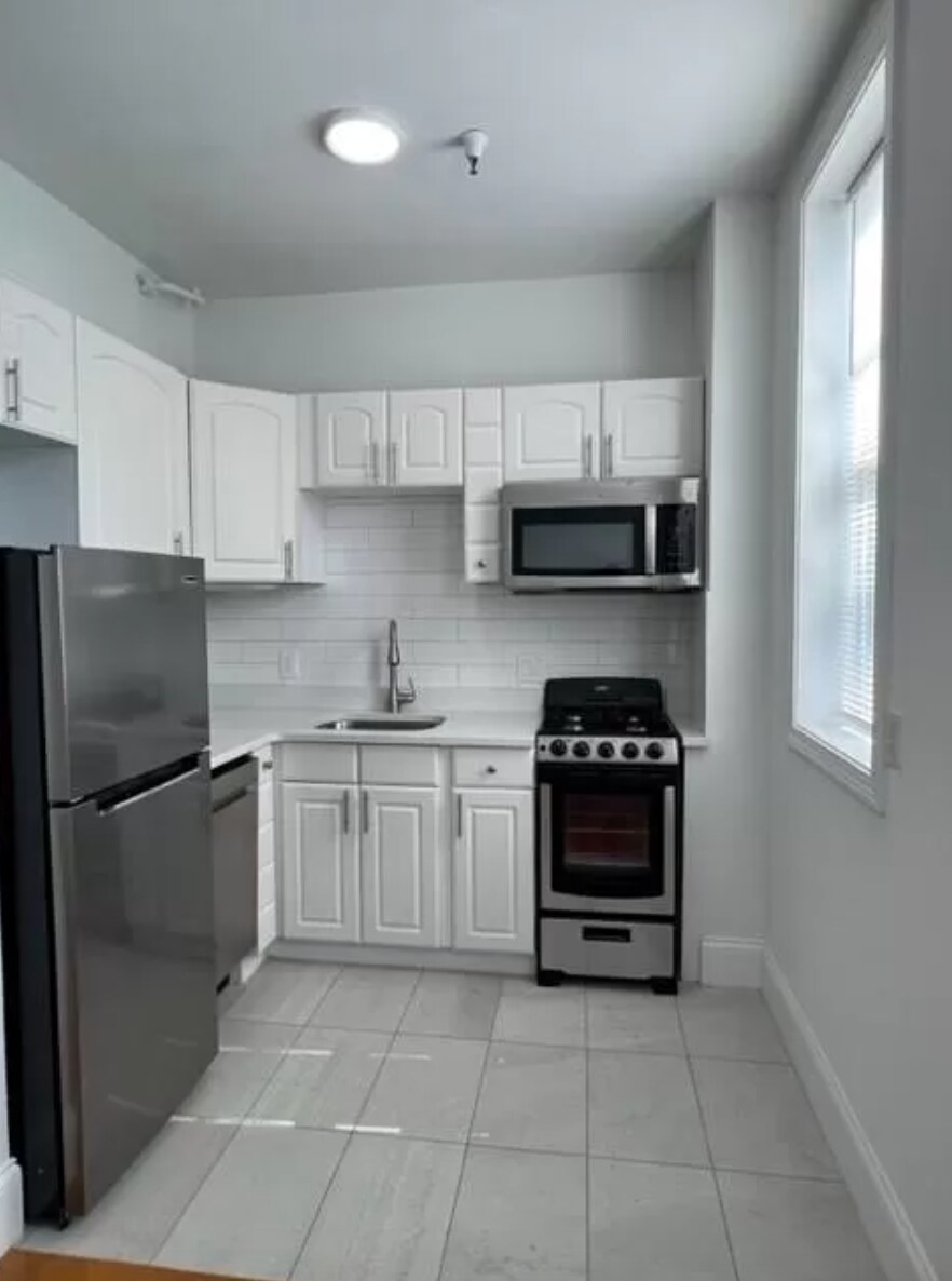 40 Peterborough St unit 21, Boston, MA 02215 - photo 1