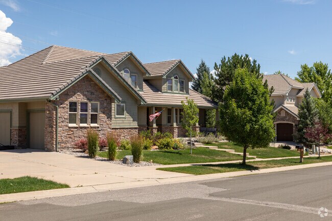 Beautiful craftsman style homes featuring large yards in Tallyn's Reach.